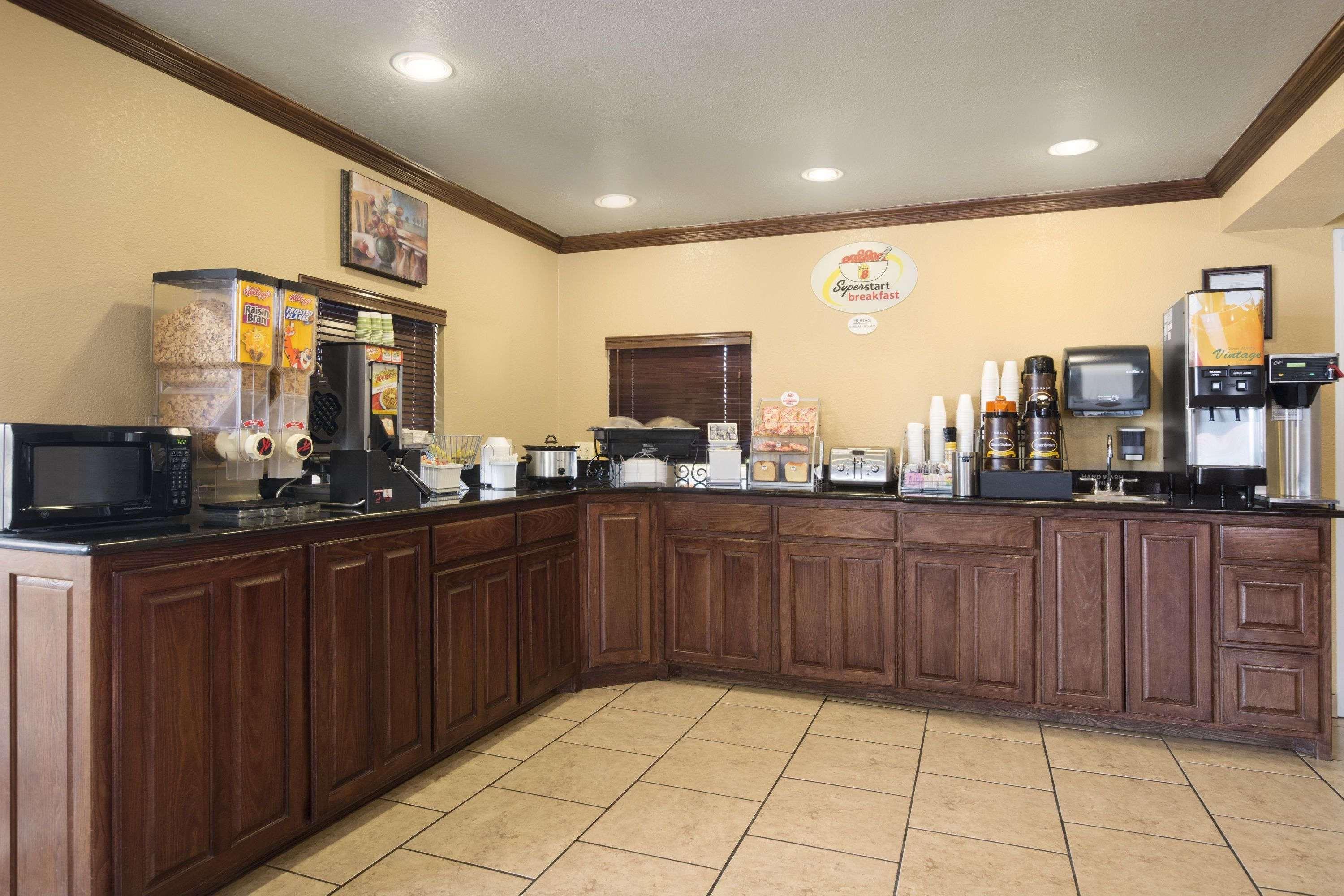 Super 8 By Wyndham Amarillo Central Tx Exterior foto